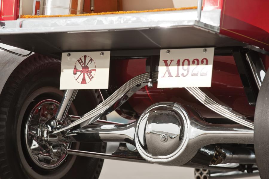  Ford Custom C-Cab Fire Truck 1967 года  (фото 13 из 28)